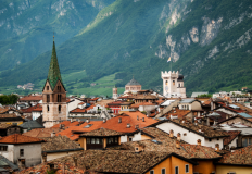 I tetti del centro storico di Trento. Foto Adobe Stock