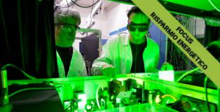 Paolo Tosi e Matteo Ceppelli in un laboratorio del Dipartimento di Fisica ©UniTrento - Ph. Alessio Coser